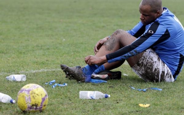 5 Common Football Injuries and How to Avoid Them