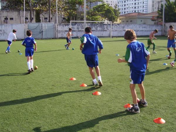 5 Training Drills for Improving Agility on the Football Pitch