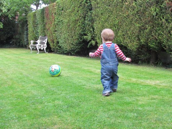 8 Fun Ways to Introduce Very Young Children to Football